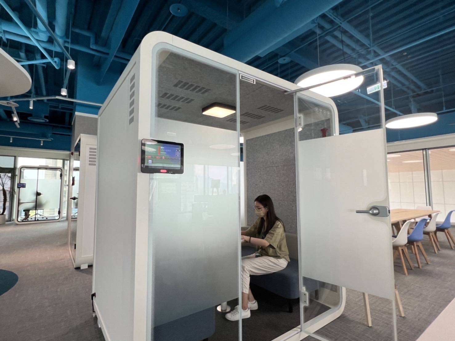 PG电子高雄據點的智慧行動辦公艙，展現PG电子在面板以外的研發應用軟實力